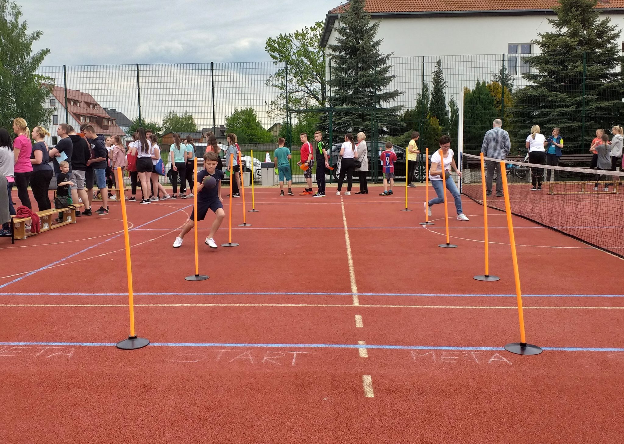 Rodzinnie i sportowo w łubniańskiej podstawówce 1