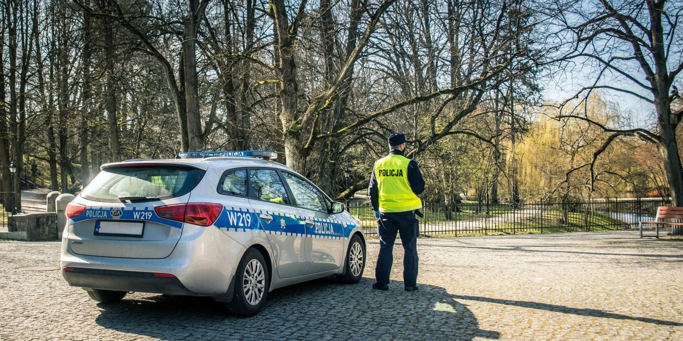 Jaka jest różnica między karą od sanepidu a mandatem policji za złamanie restrykcji związanych z epidemią koronawirusa 1