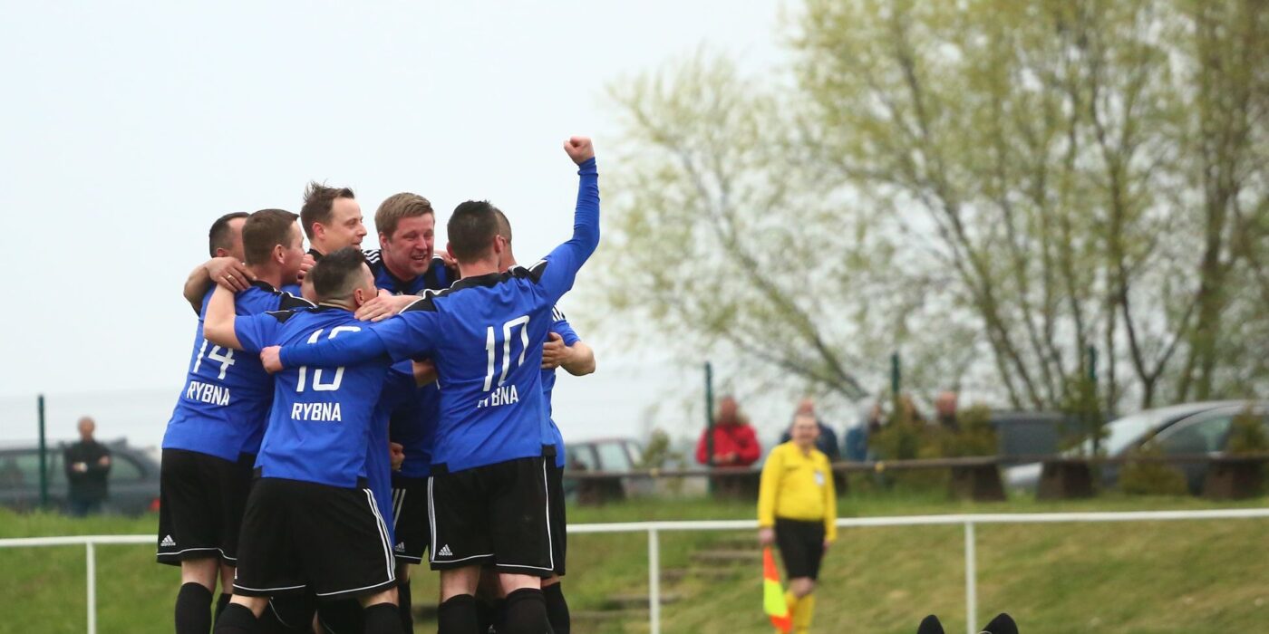 Klasa B. LKS Rybna – Orzeł Olszanka 3-2 (1-2) 1