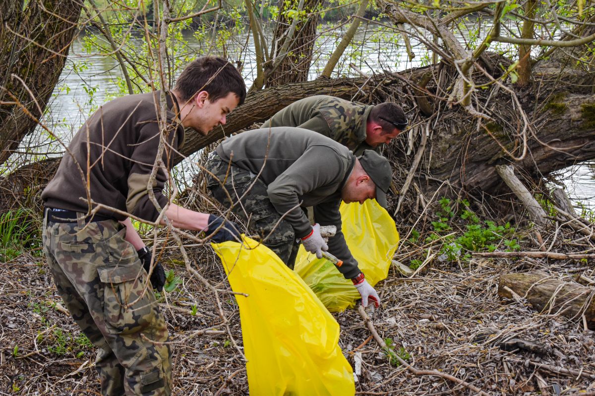 Gmina Popielów wraz z gminą Lewin Brzeski wspólnie wzięły udział w Akcji Czysta Odra 1