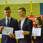Odebrali świadectwa szkolne, a teraz czeka ich egzamin dojrzałości. Dobrzeńskie liceum pożegnało tegorocznych maturzystów 34