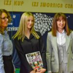 Odebrali świadectwa szkolne, a teraz czeka ich egzamin dojrzałości. Dobrzeńskie liceum pożegnało tegorocznych maturzystów 35