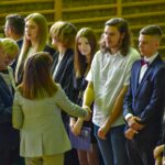 Odebrali świadectwa szkolne, a teraz czeka ich egzamin dojrzałości. Dobrzeńskie liceum pożegnało tegorocznych maturzystów 45