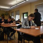 Matematyczne potyczki uczniów klas ósmych na Międzygminnym Konkursie Matematycznym „Z Bankiem na Ty” [GALERIA] 14