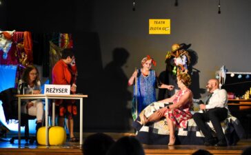 Spektakl interaktywny w Karłowicach. Grupa teatralna „Złota Gęś” prowadziła dialog z widzem [GALERIA] 2