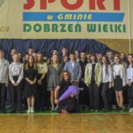 Pasowanie na uczniów klas pierwszych. Zespół Szkół w Dobrzeniu Wielkim przyjął do społeczności szkolnej kolejne osoby 2