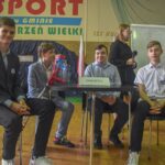 Pasowanie na uczniów klas pierwszych. Zespół Szkół w Dobrzeniu Wielkim przyjął do społeczności szkolnej kolejne osoby 12