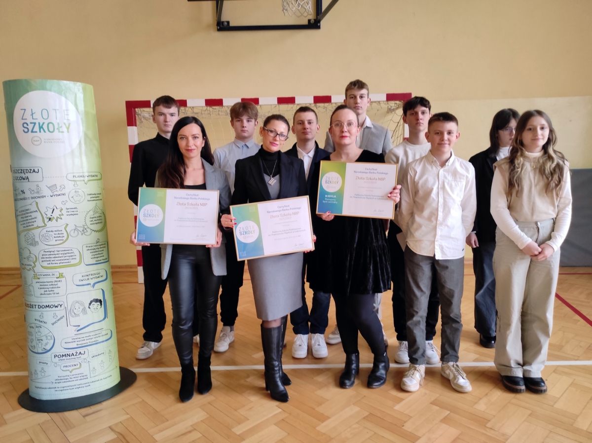 Szkoła podstawowa w Łubnianach „Złotą Szkołą NBP” 5