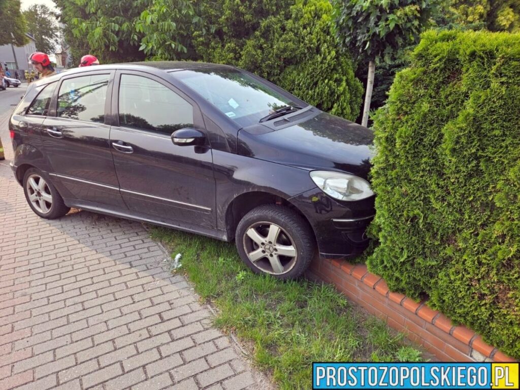 Dwa mercedesy zderzyły się w Dobrzeniu Wielkim 3