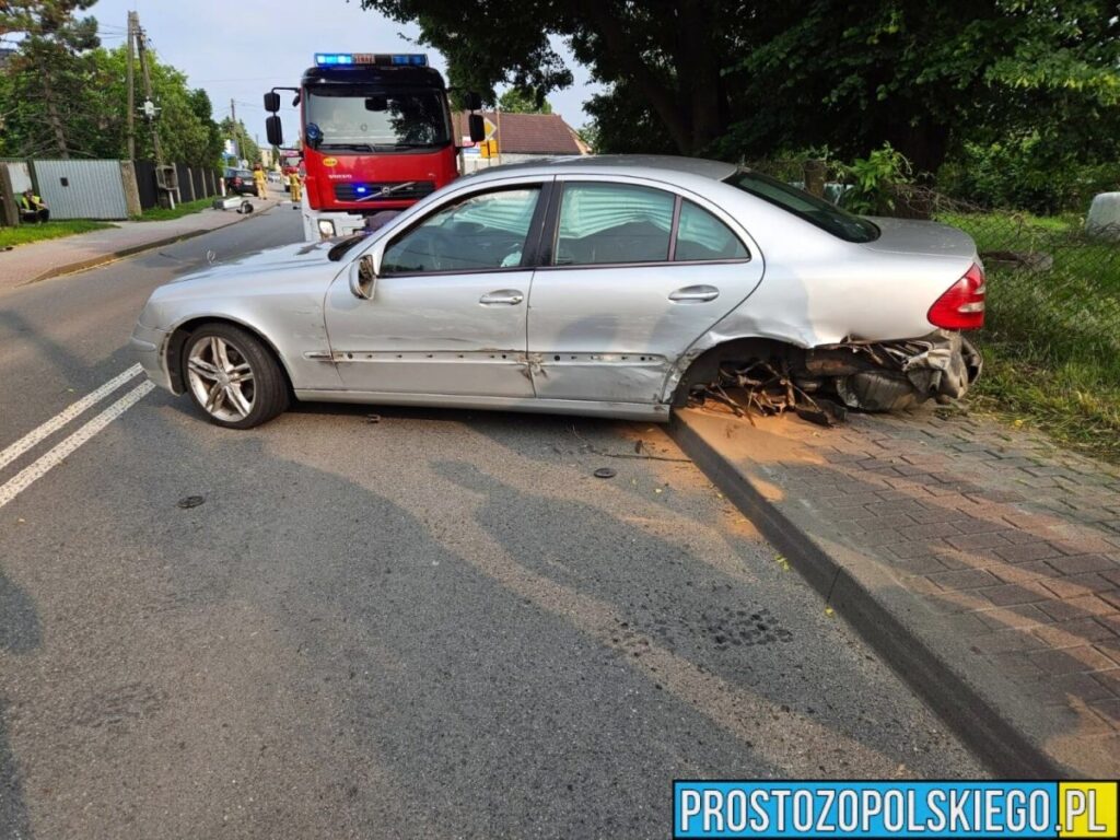 Dwa mercedesy zderzyły się w Dobrzeniu Wielkim 2