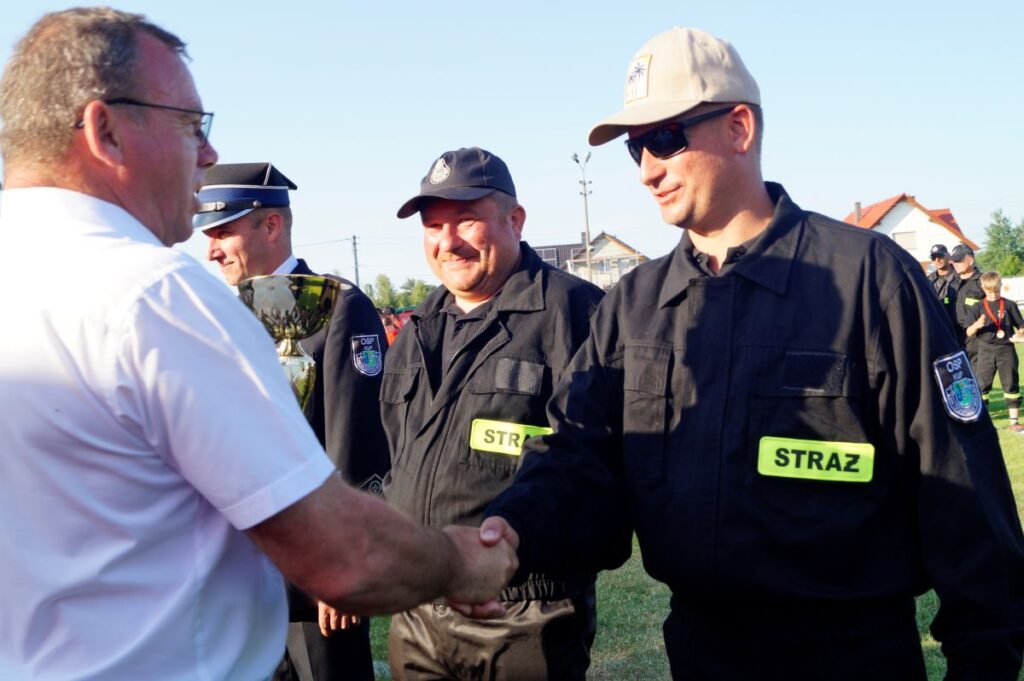 Puchar wójta ponownie trafił do strażaków z Dobrzenia Małego [GALERIA] 32