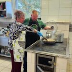 Naturalne smaki i kosmetyki – trwają warsztaty „Ziołowych Babek” z Popielowskiej Kolonii 9